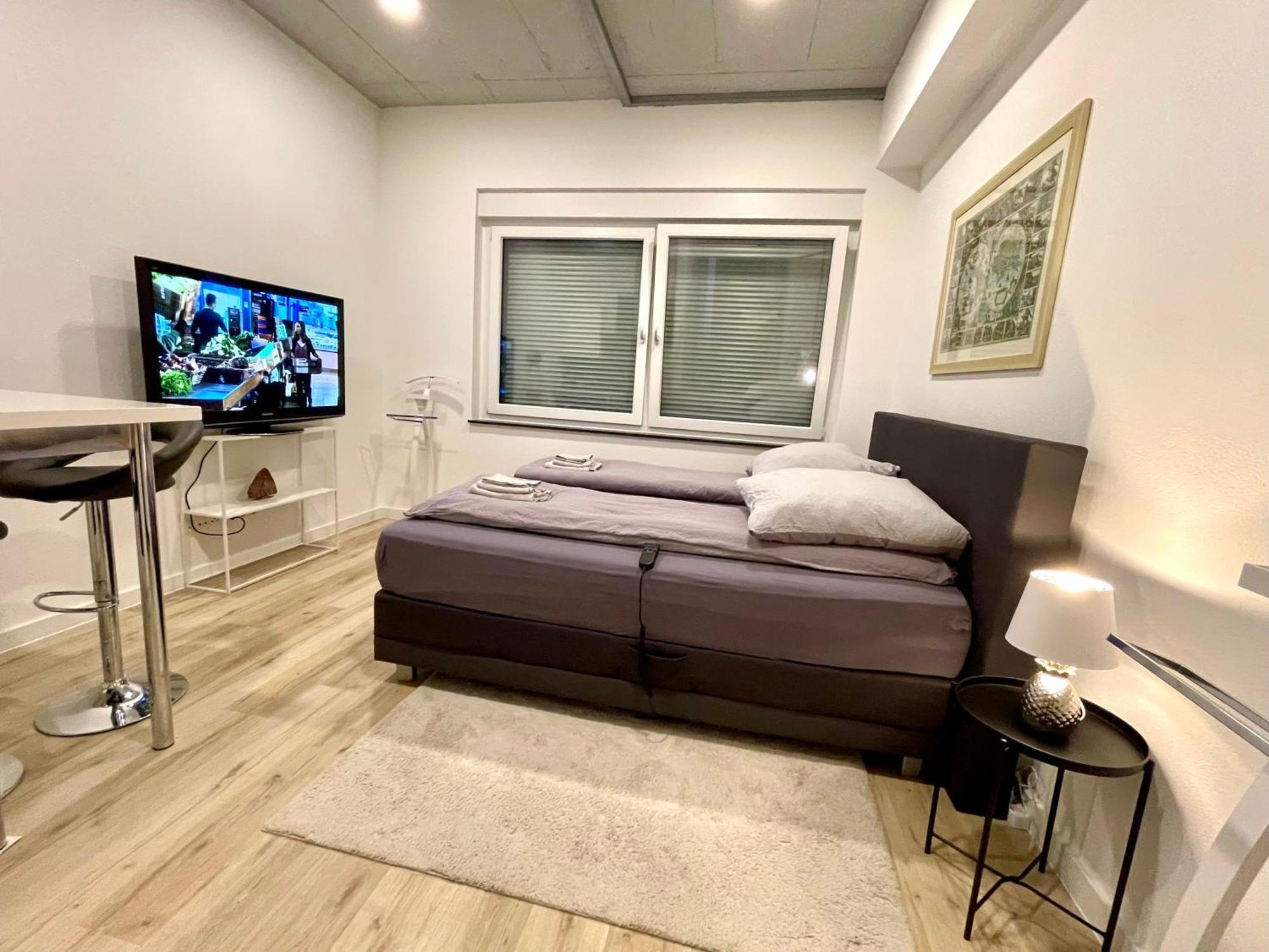 Neu Wunderschoenenes Weisses Apartament Am Schloessle Zentrum Goldstadt 포르츠하임 외부 사진