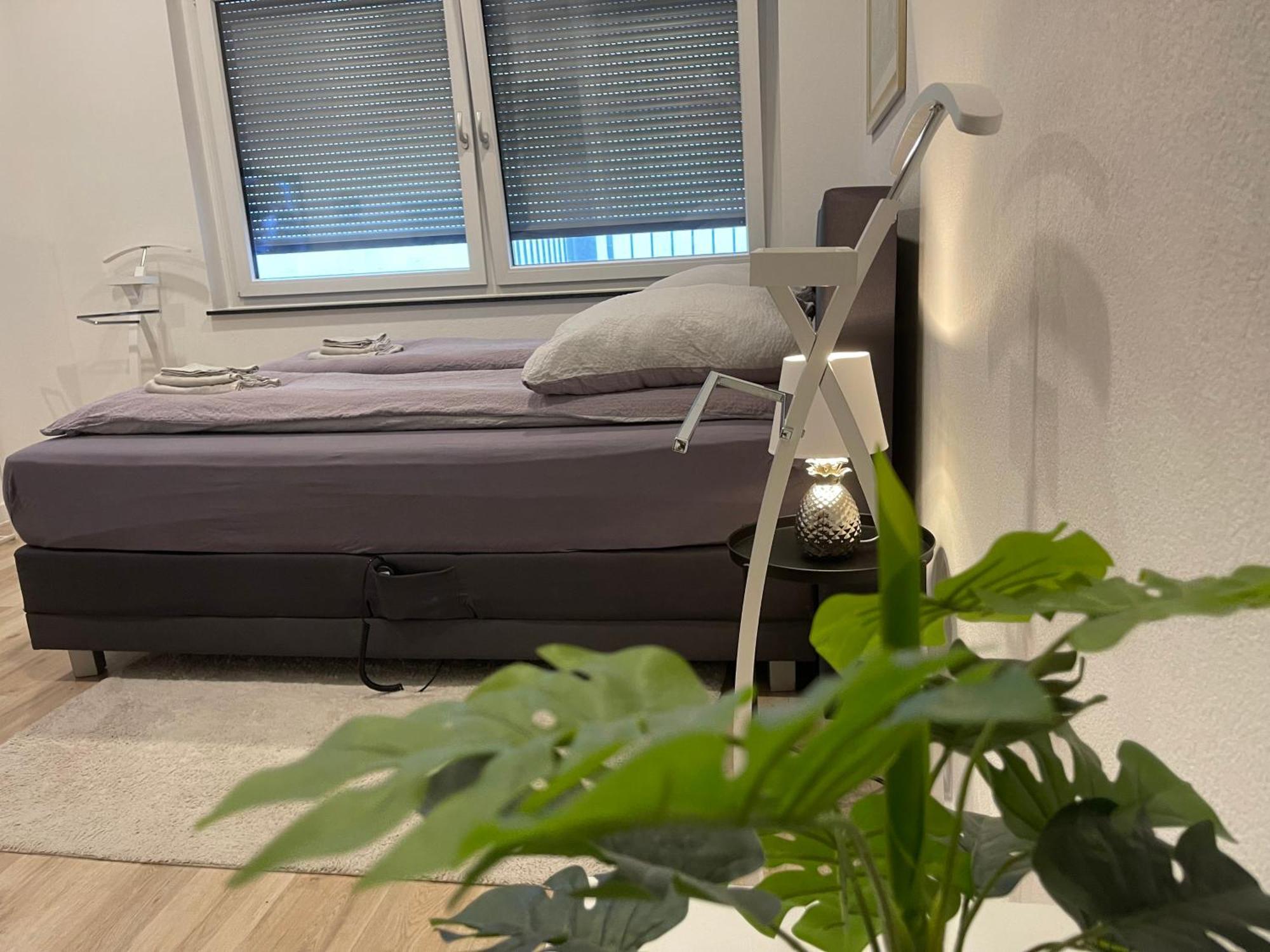 Neu Wunderschoenenes Weisses Apartament Am Schloessle Zentrum Goldstadt 포르츠하임 외부 사진