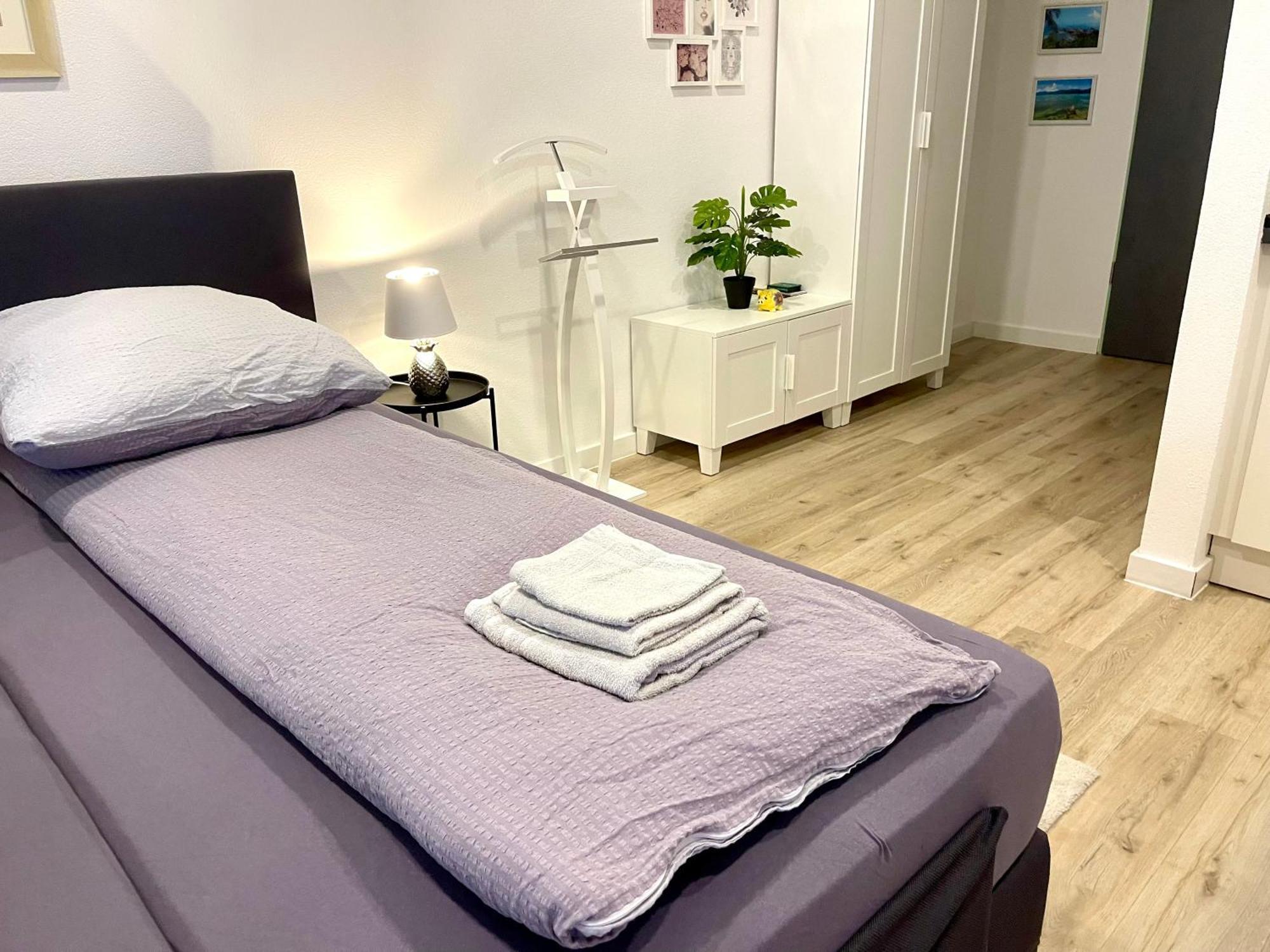 Neu Wunderschoenenes Weisses Apartament Am Schloessle Zentrum Goldstadt 포르츠하임 외부 사진