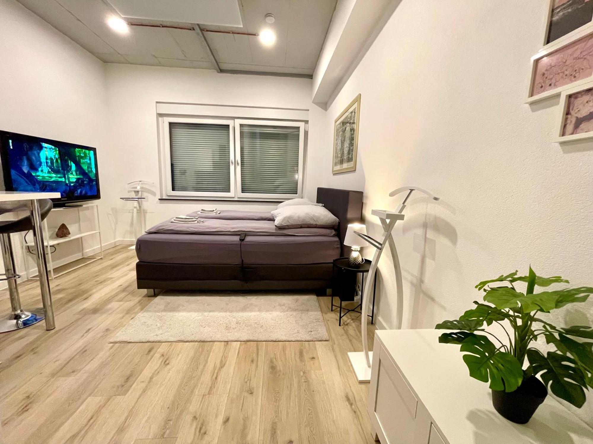 Neu Wunderschoenenes Weisses Apartament Am Schloessle Zentrum Goldstadt 포르츠하임 외부 사진