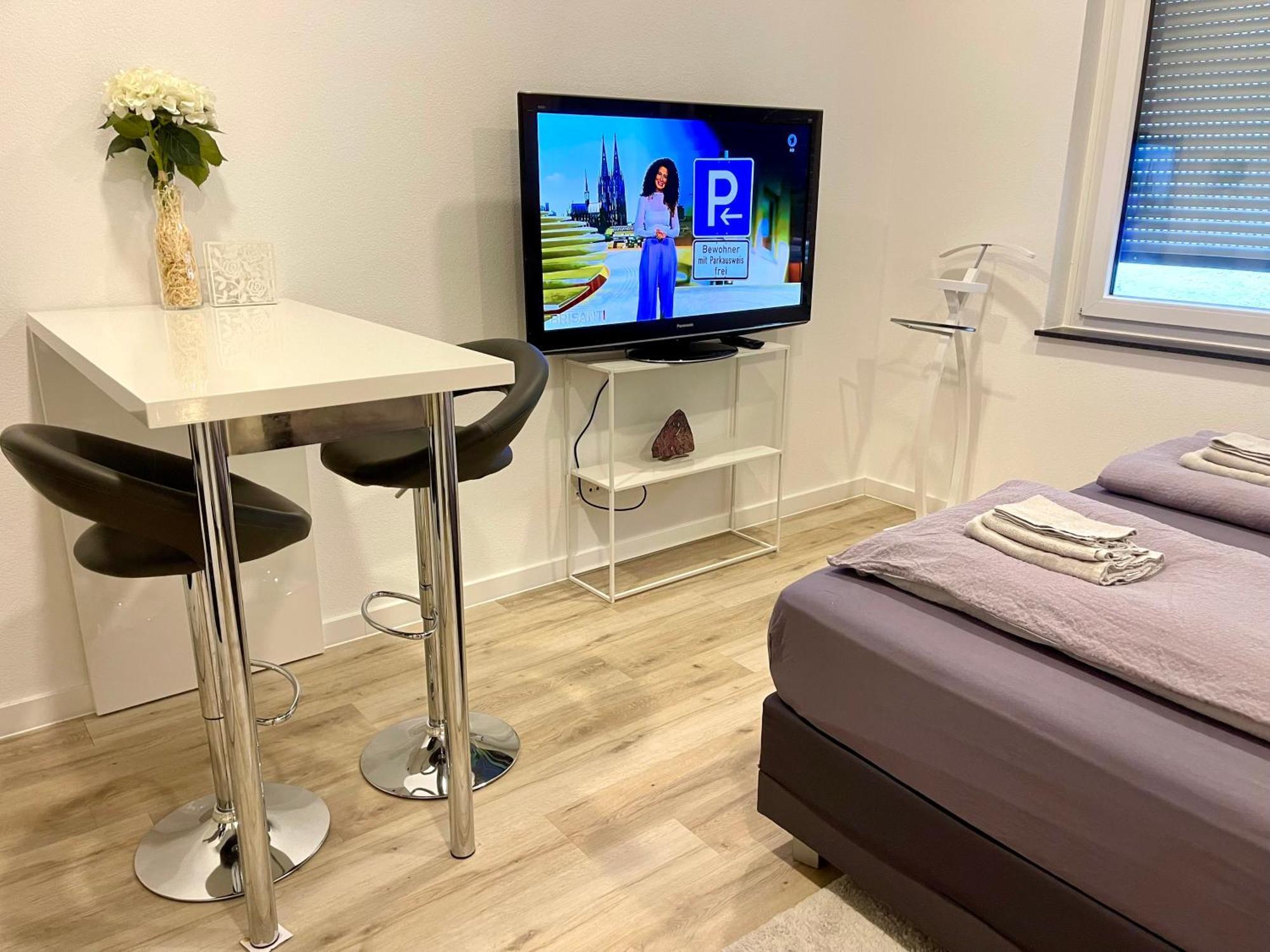 Neu Wunderschoenenes Weisses Apartament Am Schloessle Zentrum Goldstadt 포르츠하임 외부 사진