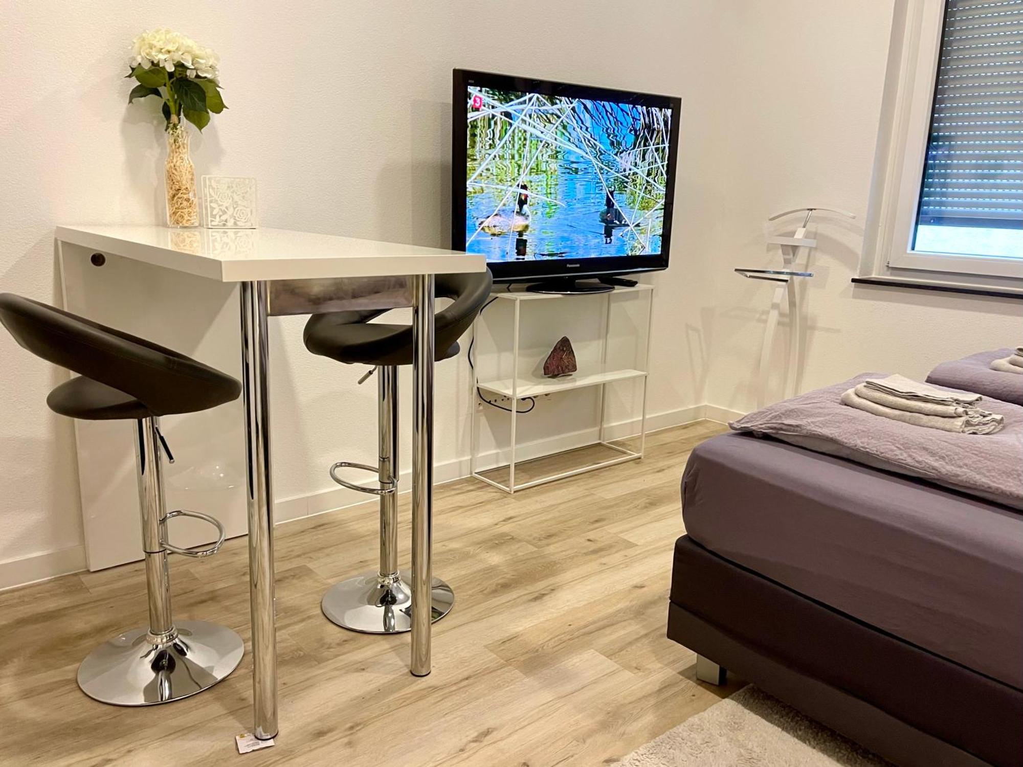 Neu Wunderschoenenes Weisses Apartament Am Schloessle Zentrum Goldstadt 포르츠하임 외부 사진