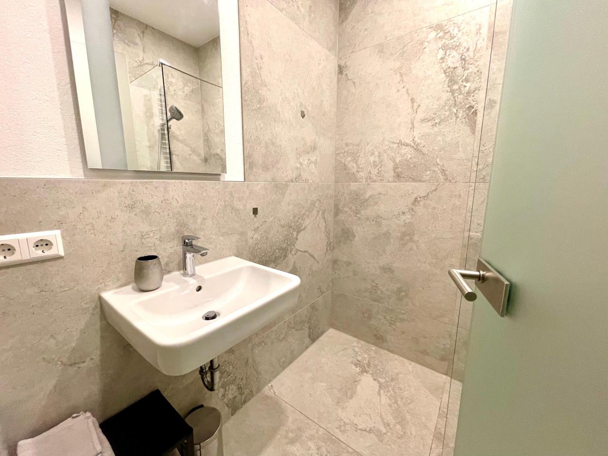 Neu Wunderschoenenes Weisses Apartament Am Schloessle Zentrum Goldstadt 포르츠하임 외부 사진